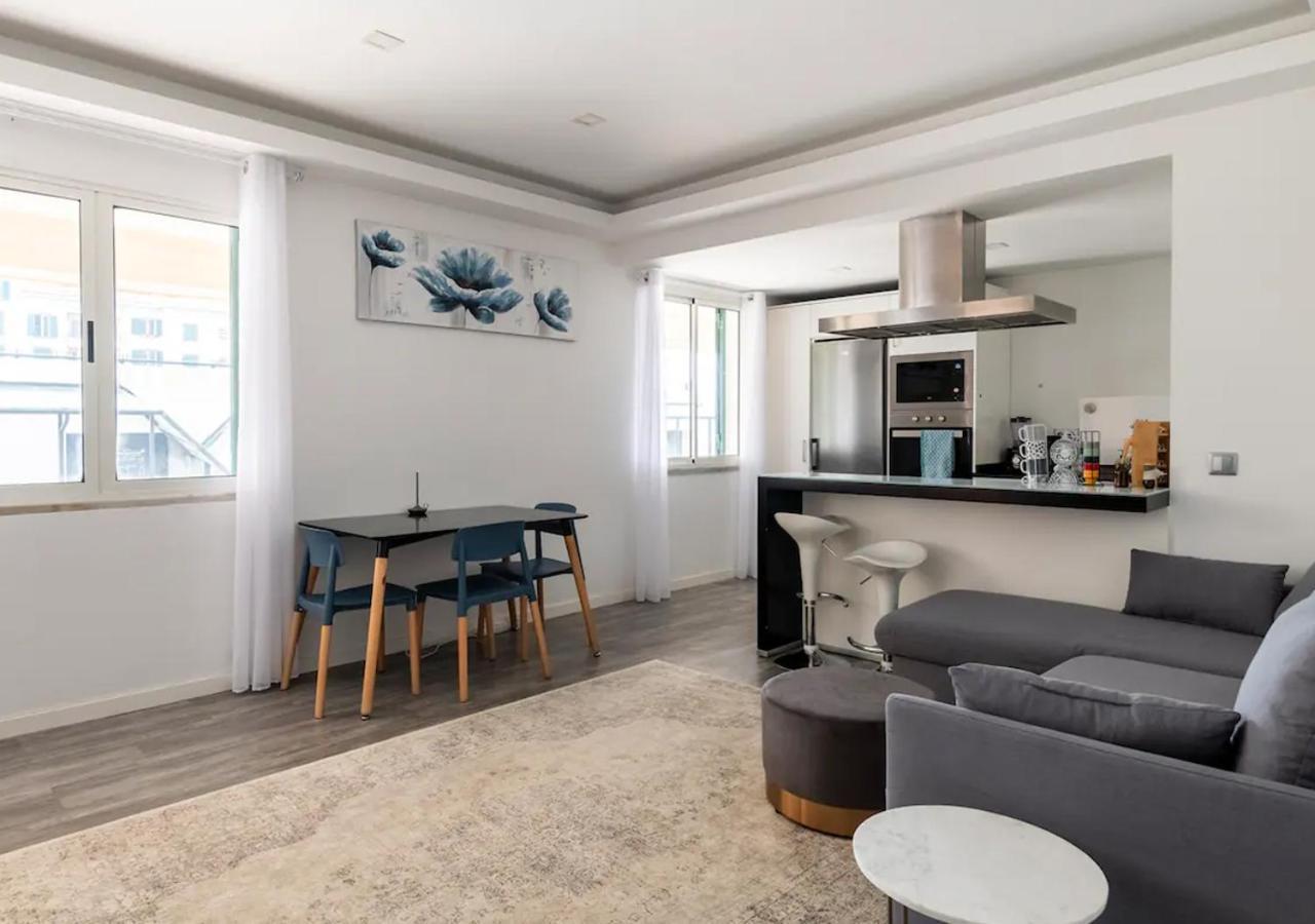 Lovely 1-Bedroom Apartment With Parking Ocean View Funchal  Exterior photo